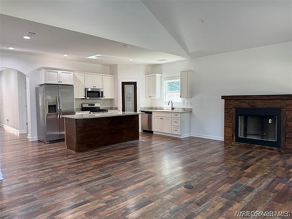 4th image of 149 Russell Pl