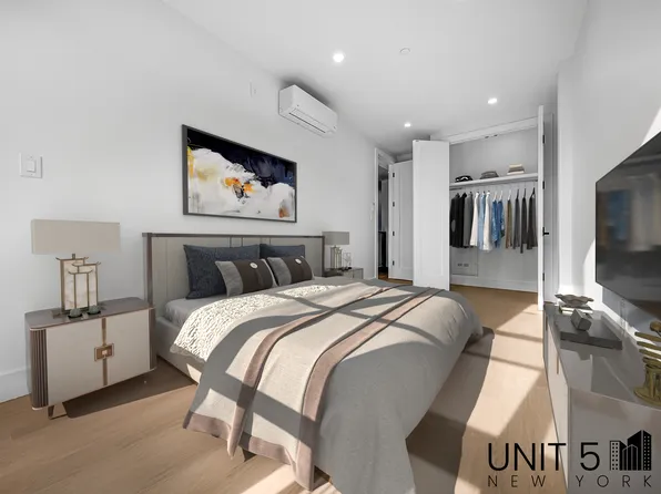 351 Melrose Street image 9 of 14