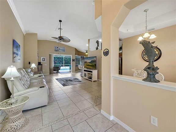 3rd image of 104 Jennifer Dr