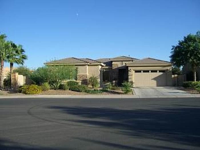 Sought after Single Story at end of cul-de-sac