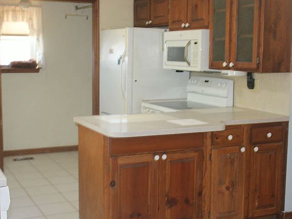 5th image of 414 Greg Dr