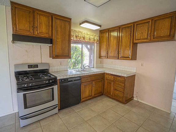 2nd image of 2631 N Woodrow Ave