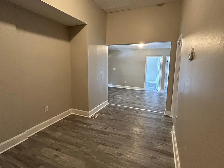 3204 West 73rd Street - Downstairs — Photo 23