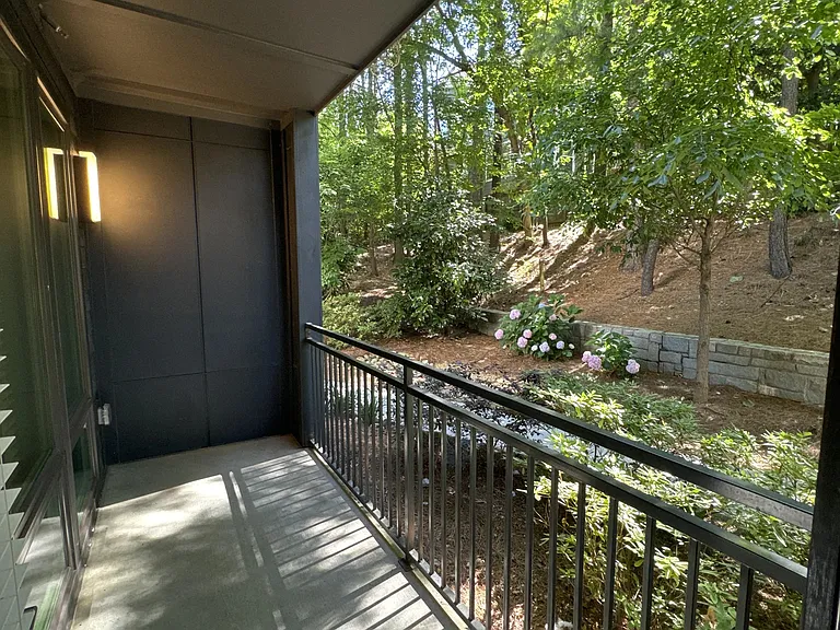 915 Glenwood Apartments on the Beltline — Photo 122