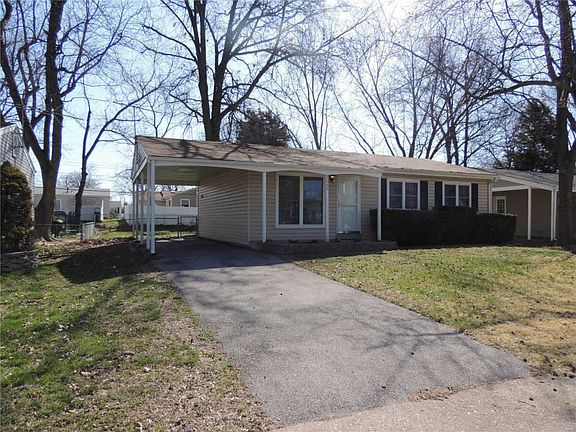 3rd image of 2860 Foxwood Dr