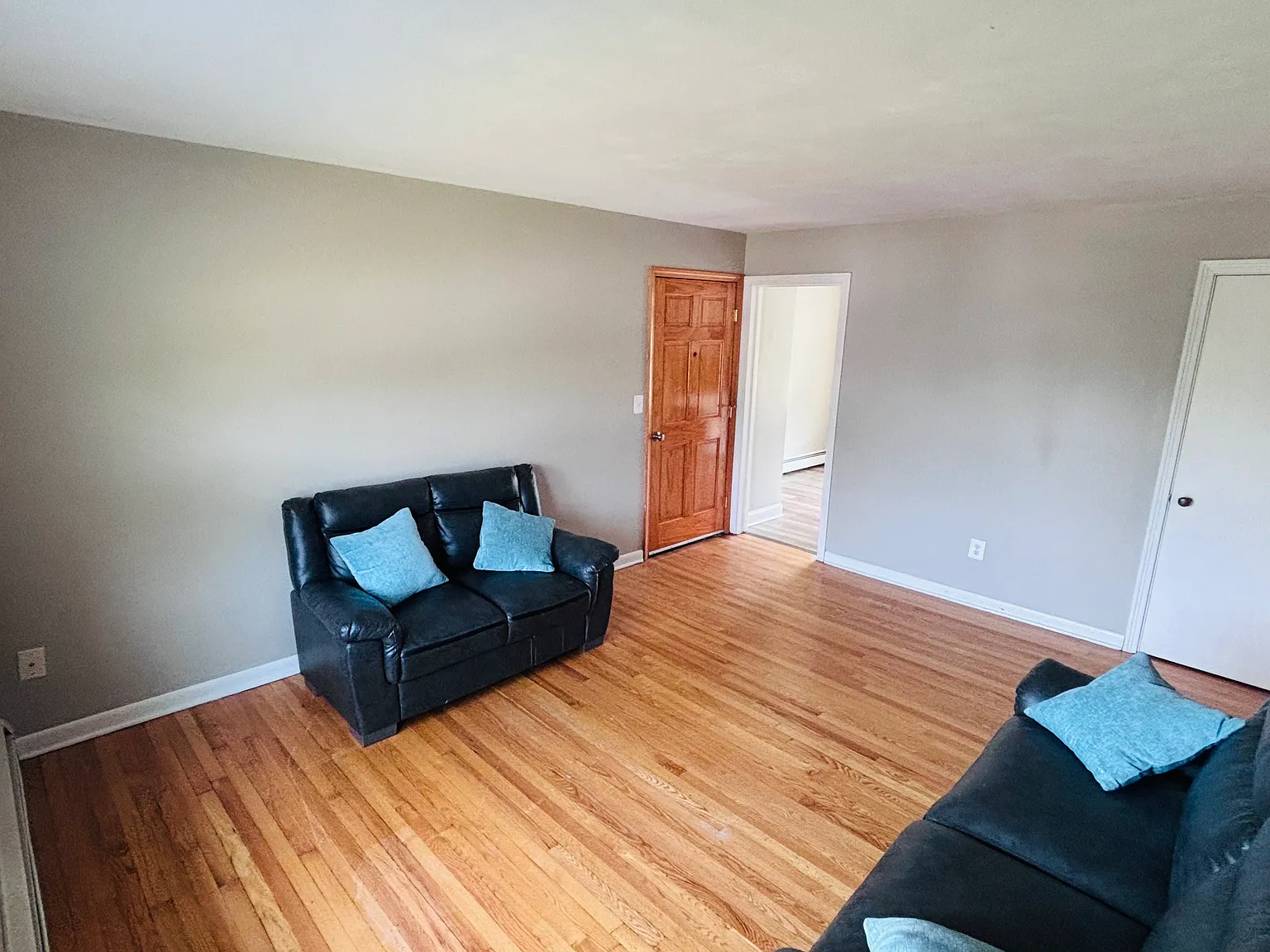 2 bed, 900 sqft, $1,750 — Photo 3