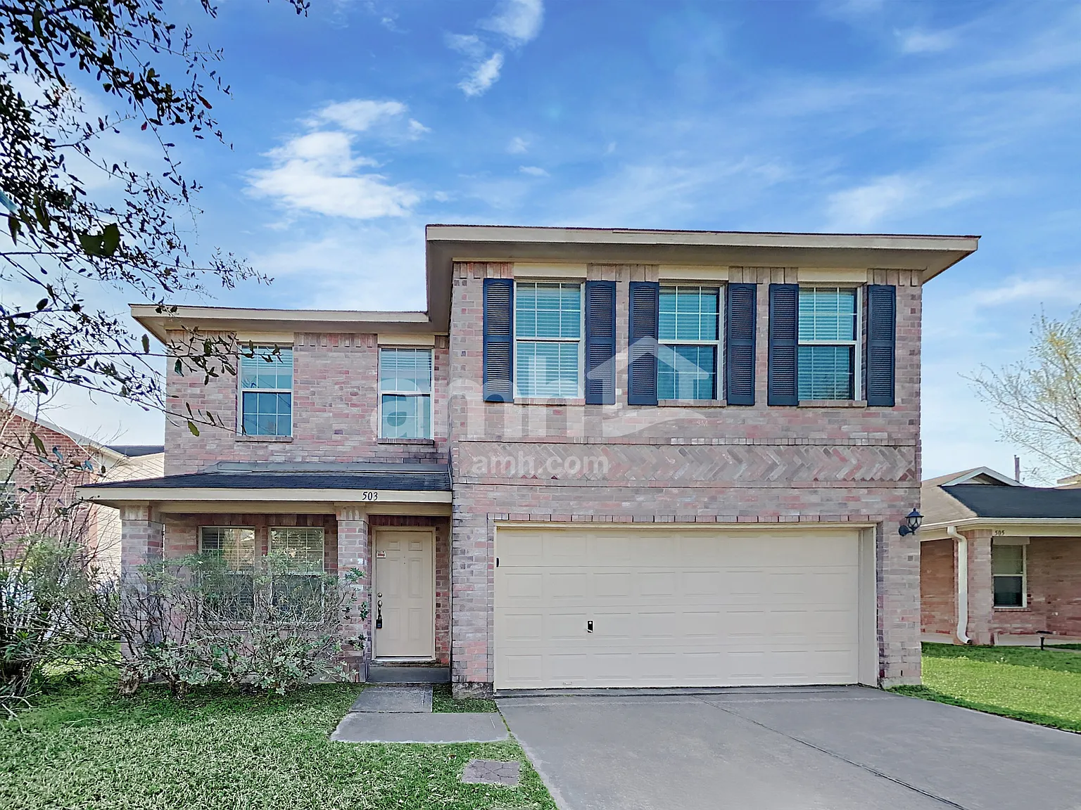 4 bed, 2.5 bath, 2530 sqft, $2,155 — Photo 1