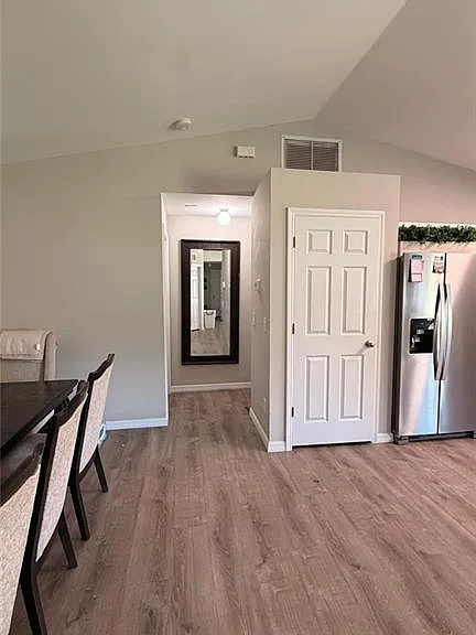 237 Narcissus Ave S — Photo 4