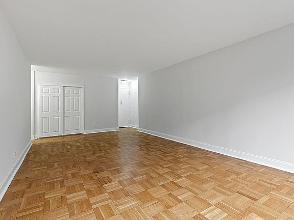5th image of 200 E 15th St APT 12M
