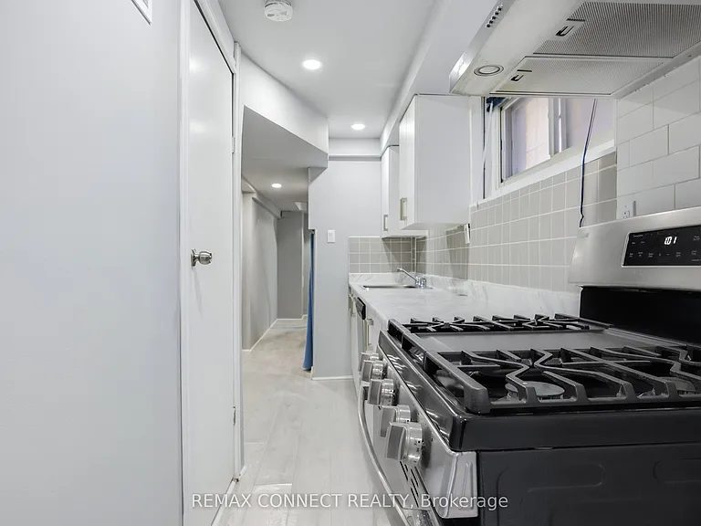 50 Palmerston Ave #LOWER — Photo 3
