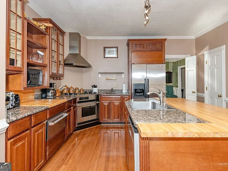 10315 Crescent Ridge Dr — Photo 8