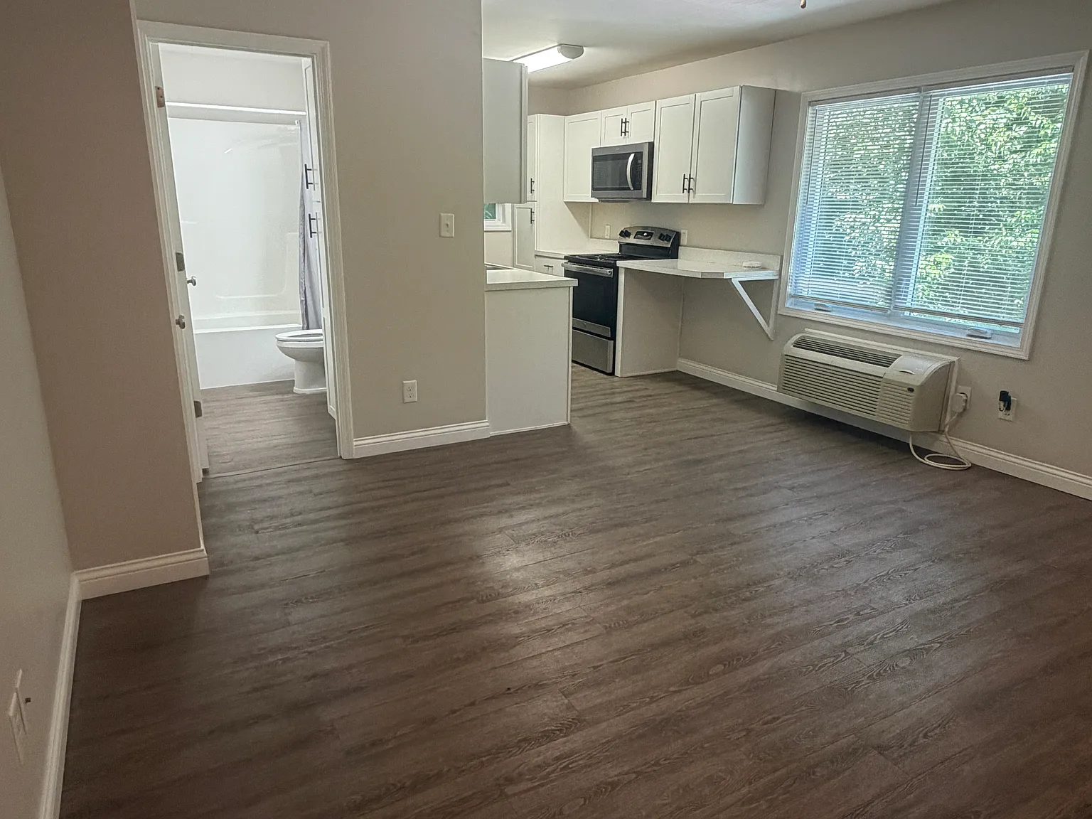 Studio, 540 sqft, $775 — Photo 1