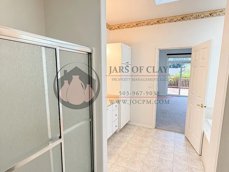 522 Inverness Dr SE — Photo 8