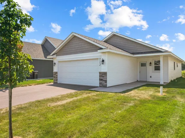 712 Cherrywood Ln NE, Isanti, MN 55040