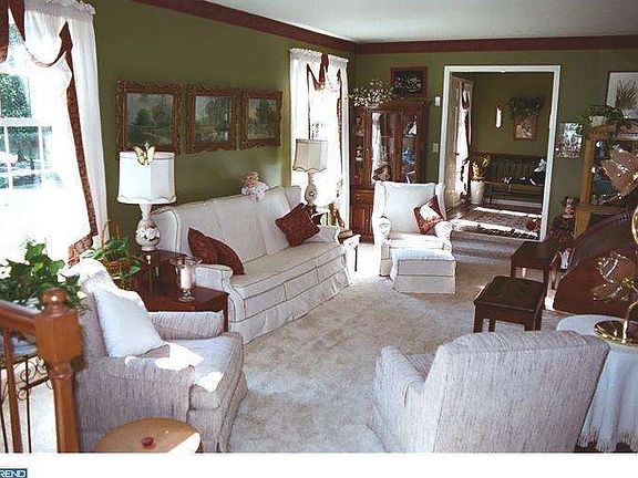 5th image of 317 Caravel Dr