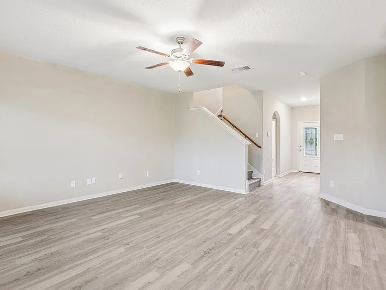 117 Cherry Tree Ln — Photo 8