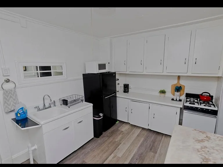 337 Newton St #2 — Photo 3