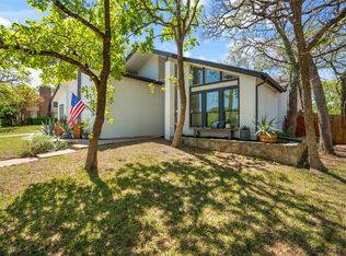 24 Hillcrest Ct S, Roanoke, TX 76262