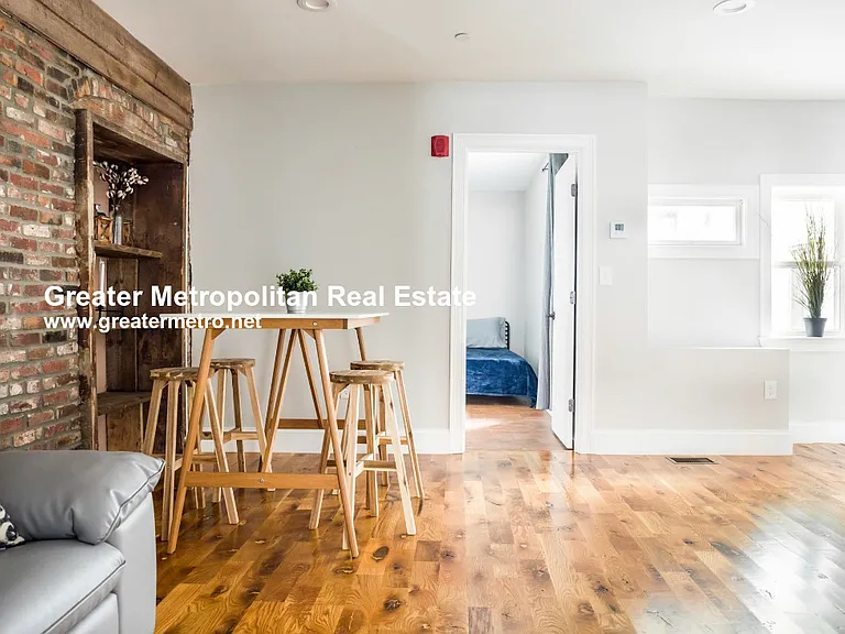 143 Everett St #1 — Photo 4