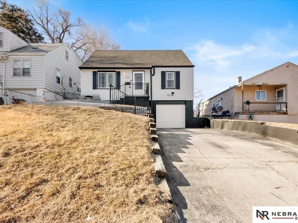 3756 N 41st St, Omaha, NE 68111