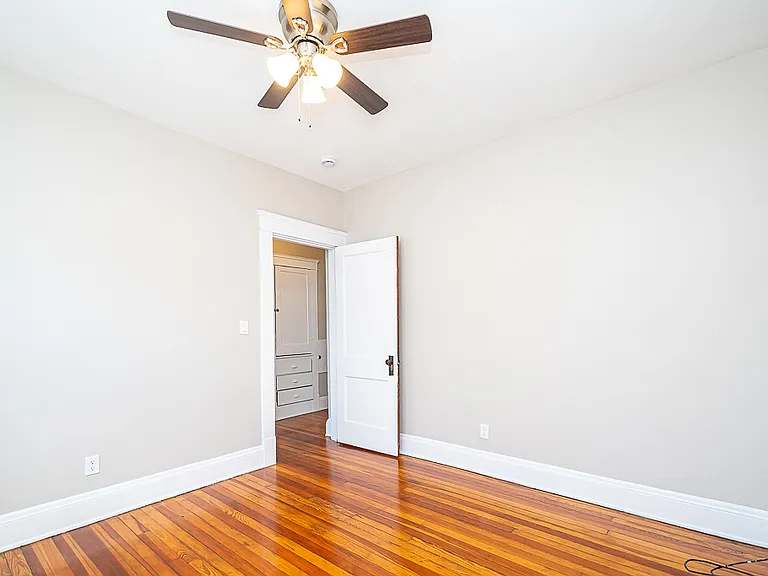 10712 Fidelity Ave #UP — Photo 12