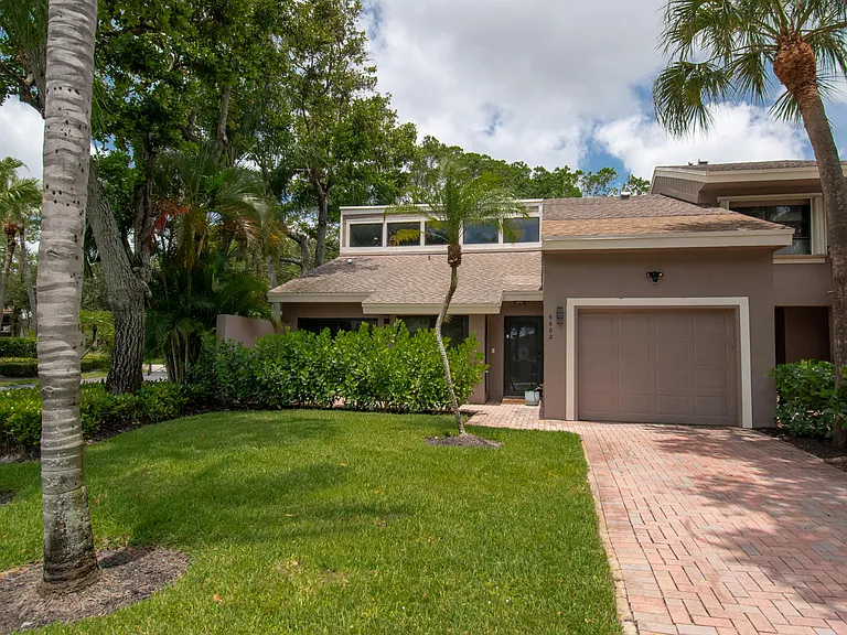 6602 Thornhill Ct — Photo 4