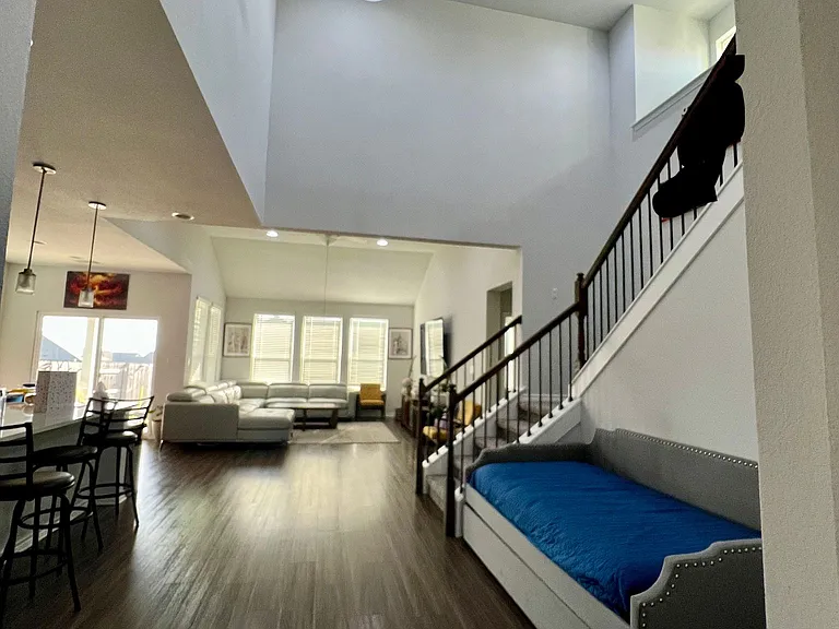 109 Broken Oak Dr — Photo 2