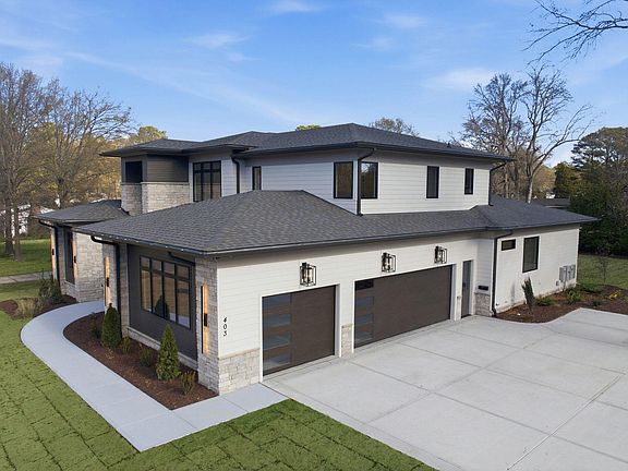 3rd image of 403 Carolyn Ct