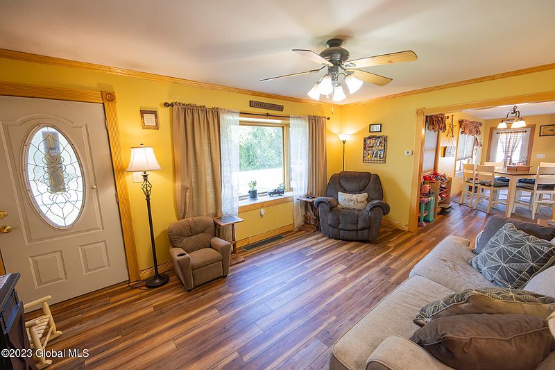 5th image of 29 Greenway Road