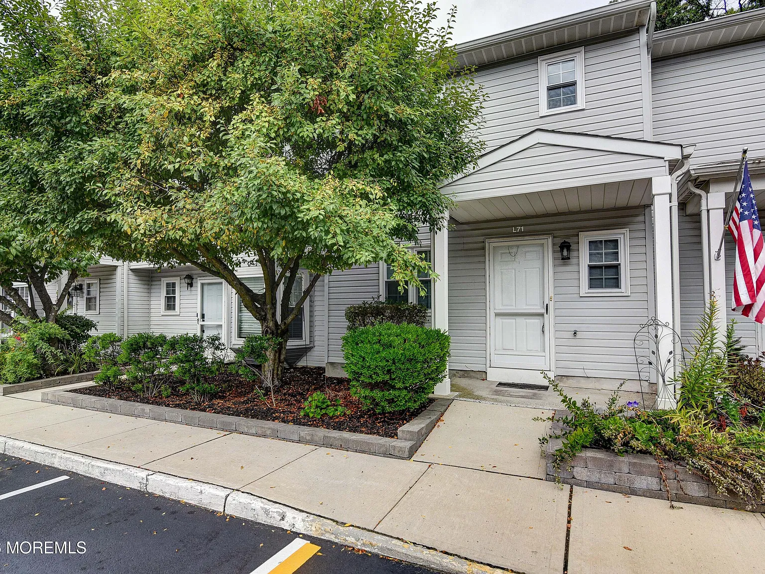 2 bed, 2.5 bath, 1224 sqft, $3,200 — Photo 2