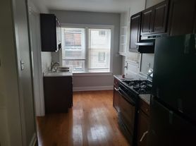 2807 N Campbell Ave, Chicago, IL