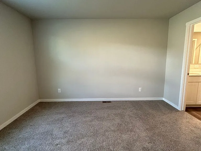 12660 S 204th Ave — Photo 16