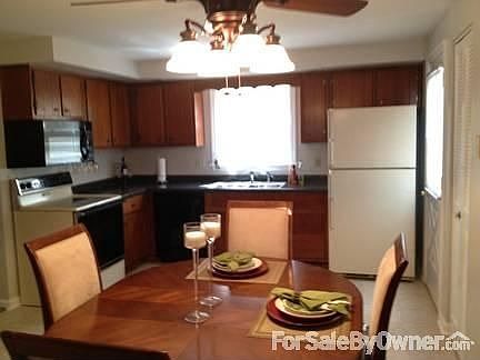 Large Eat in Kitchen