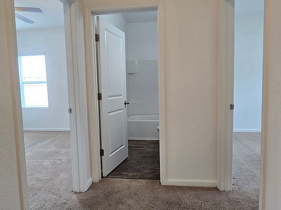 4th image of 15660 Merlin Ave