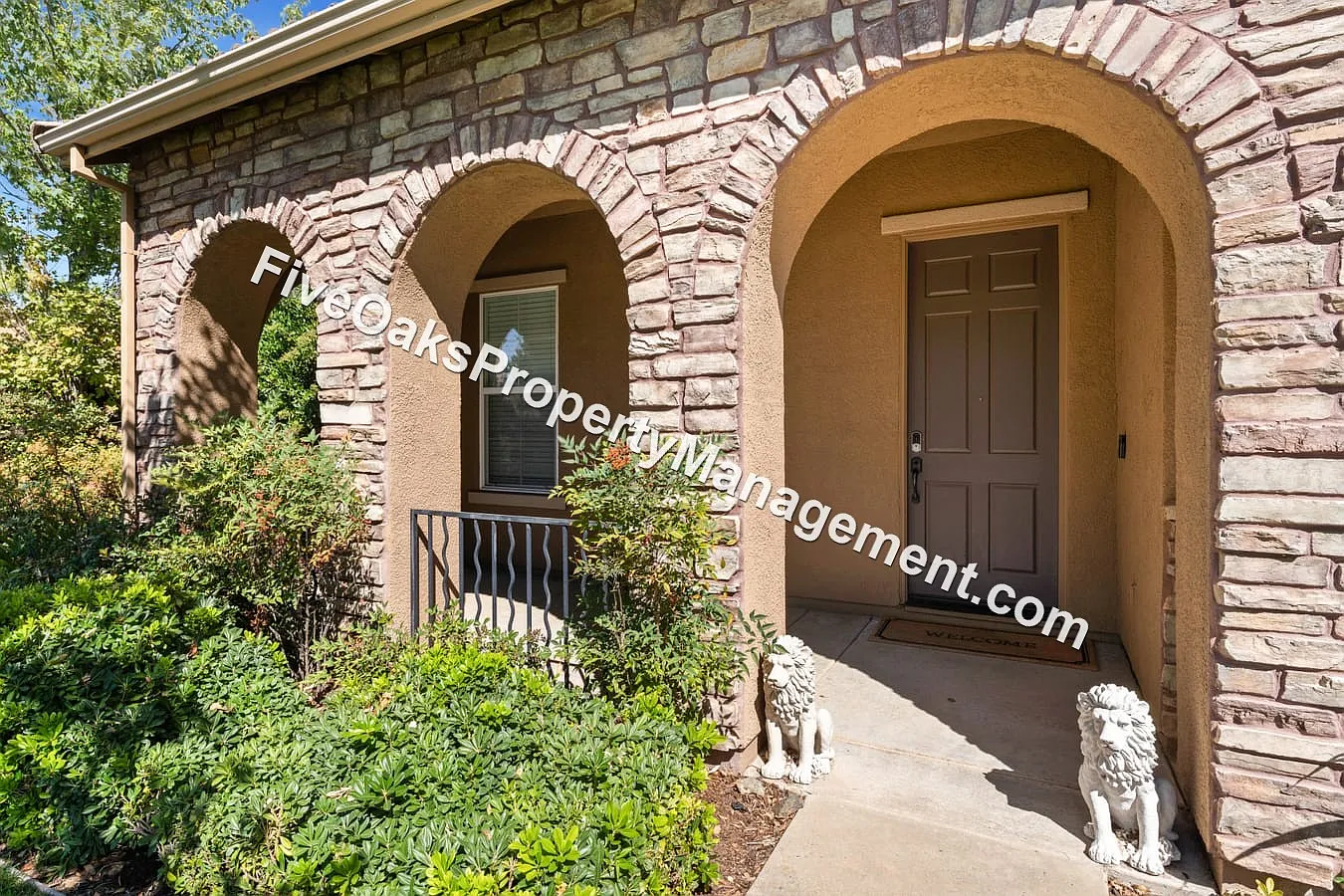 4 bed, 2741 sqft, $4,150 — Photo 2