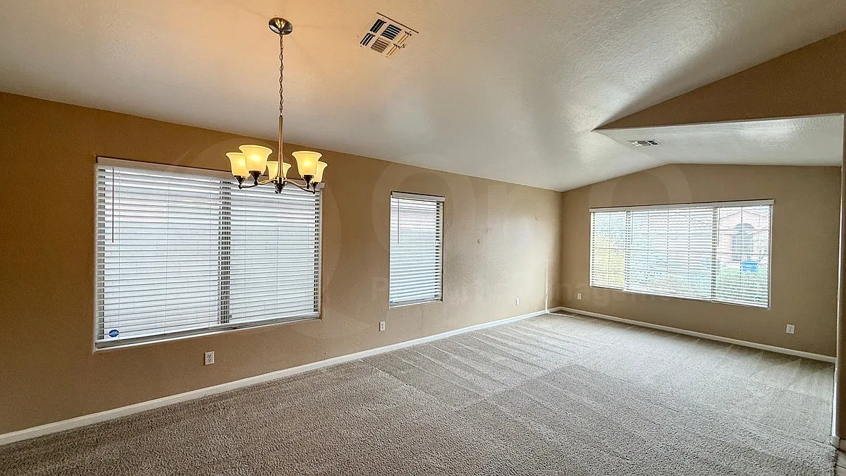 4 bed, 2.0 bath, 1890 sqft, $2,395 — Photo 4