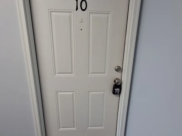 310 E Market St #10 — Photo 1
