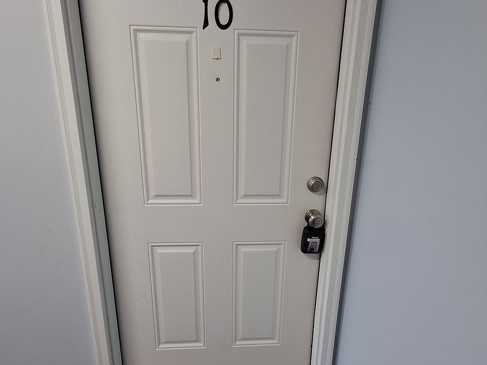 1st image of 310 E Market St #10
