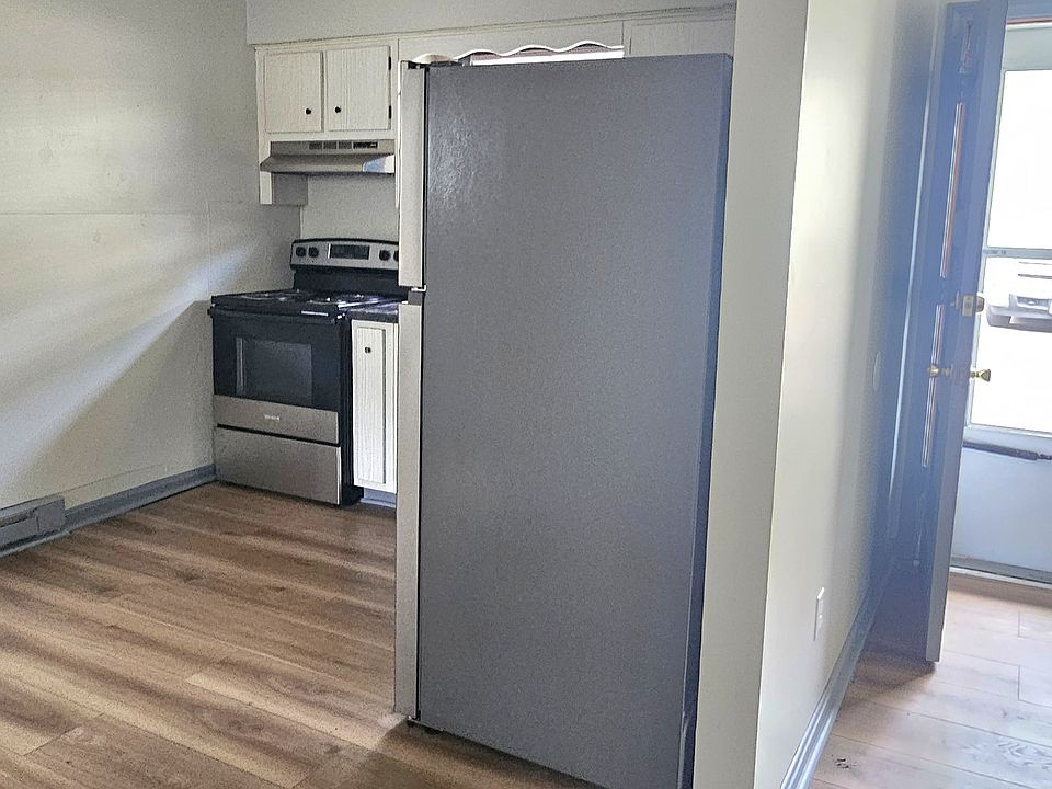 1st image of 142 Bradford Ave #B