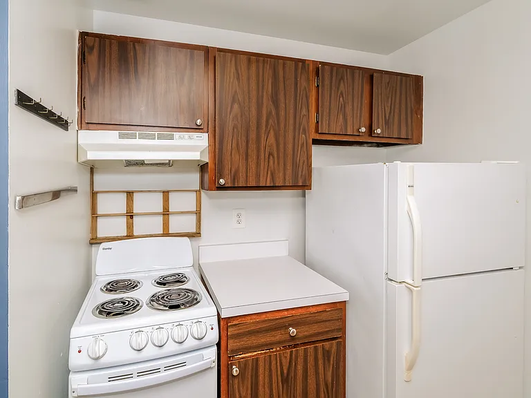 730 7th St SE #24 — Photo 8