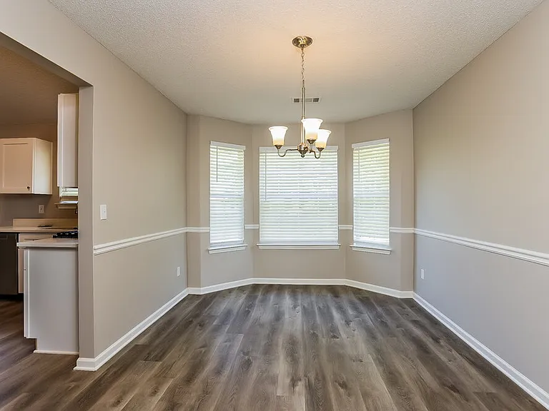 922 Tara Bnd — Photo 6