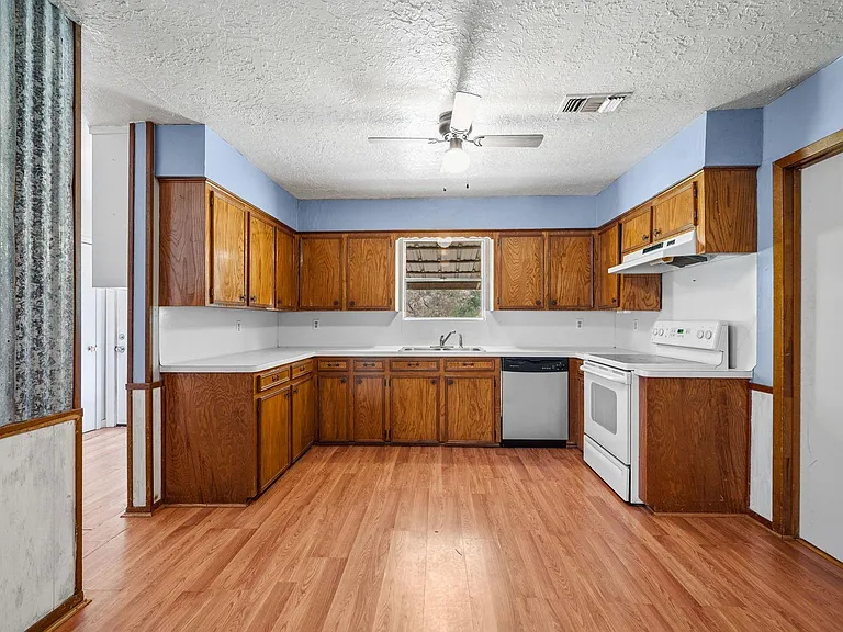 4027 Spring Branch Rd — Photo 5