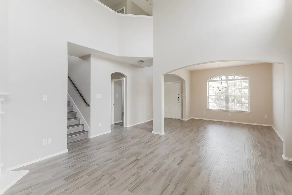 5 bed, 3.0 bath, 2184 sqft, $2,535 — Photo 4