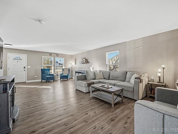 4th image of 1038 Veteran Ave