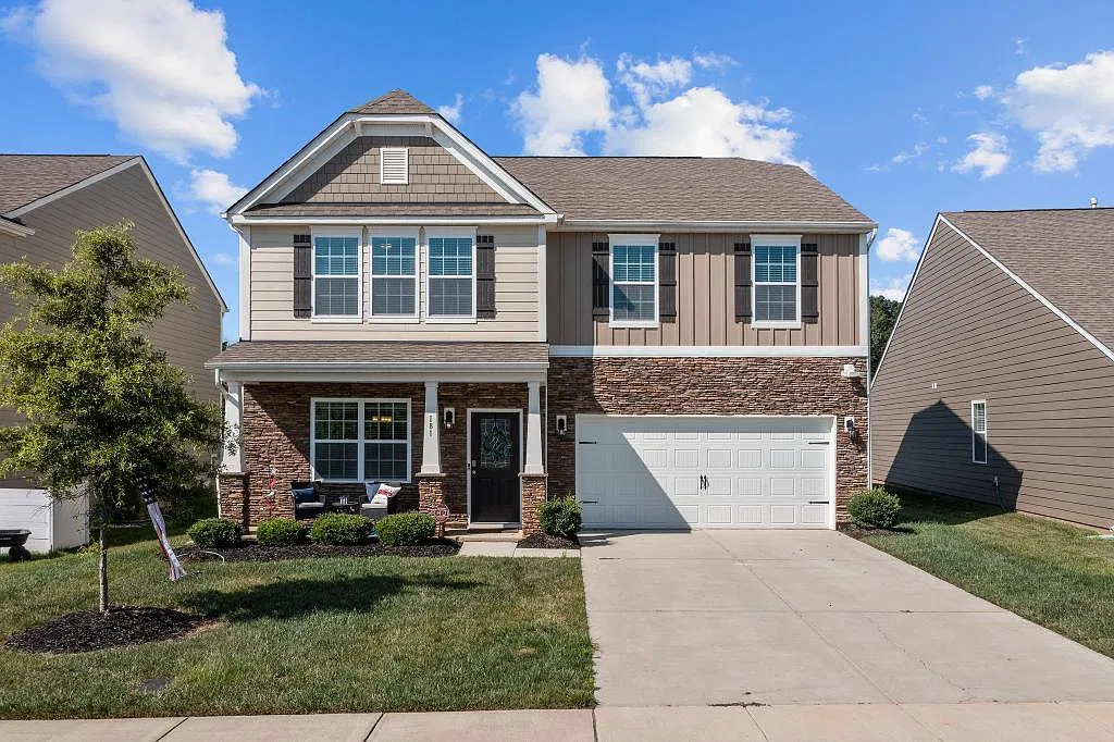181 Atwater Landing Dr — Photo 2