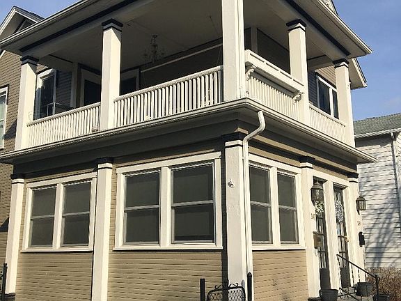 3rd image of 141 La Belle St #141