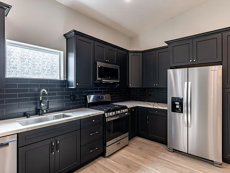 8603 Comanche Ave — Photo 5