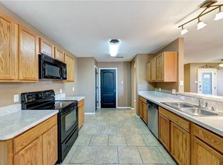 410 Hanover St, Burleson, TX 76028