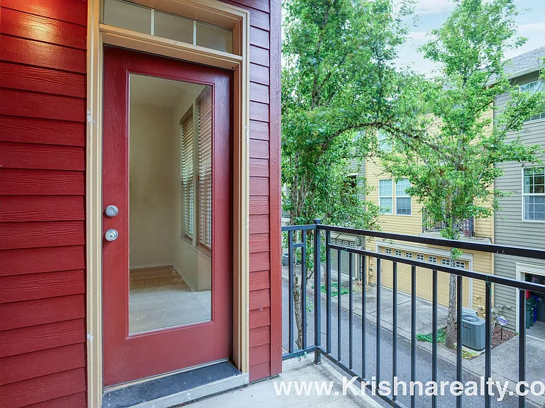 6006 NE Maidstone St — Photo 21