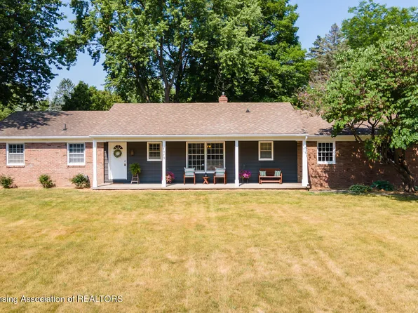 4070 Driftwood Dr, Dewitt, MI 48820